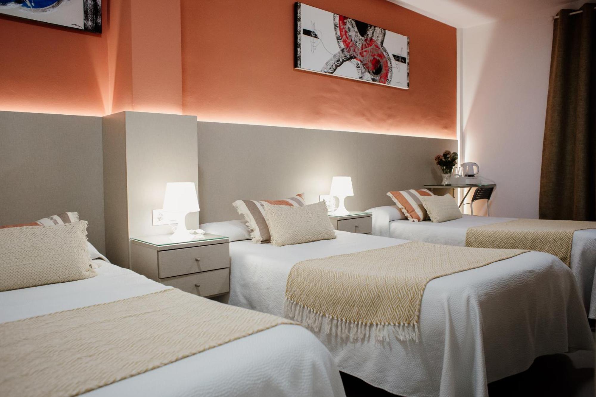 Apartamentos Turisticos Mastil 16 Малага Екстериор снимка