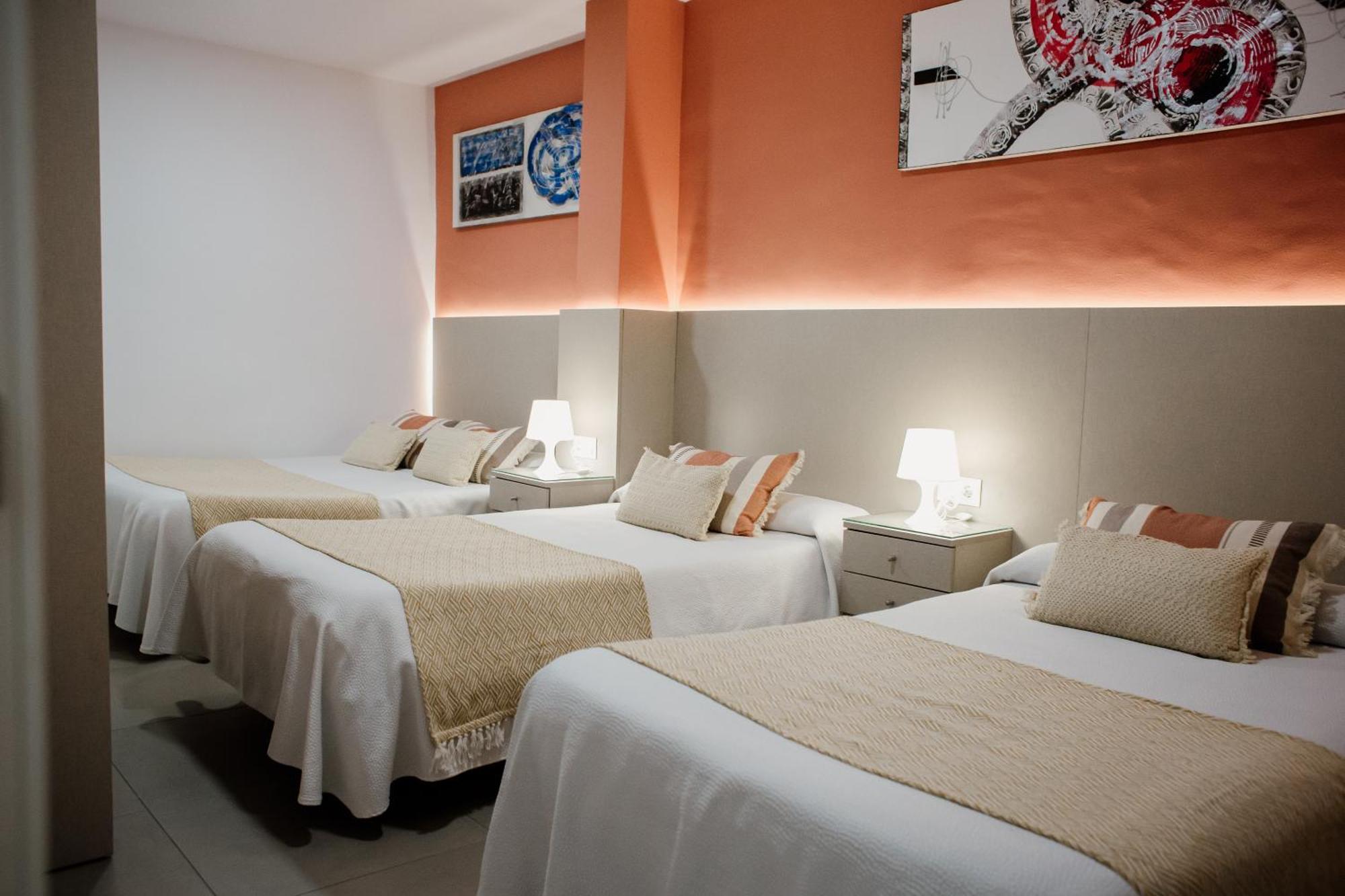 Apartamentos Turisticos Mastil 16 Малага Екстериор снимка