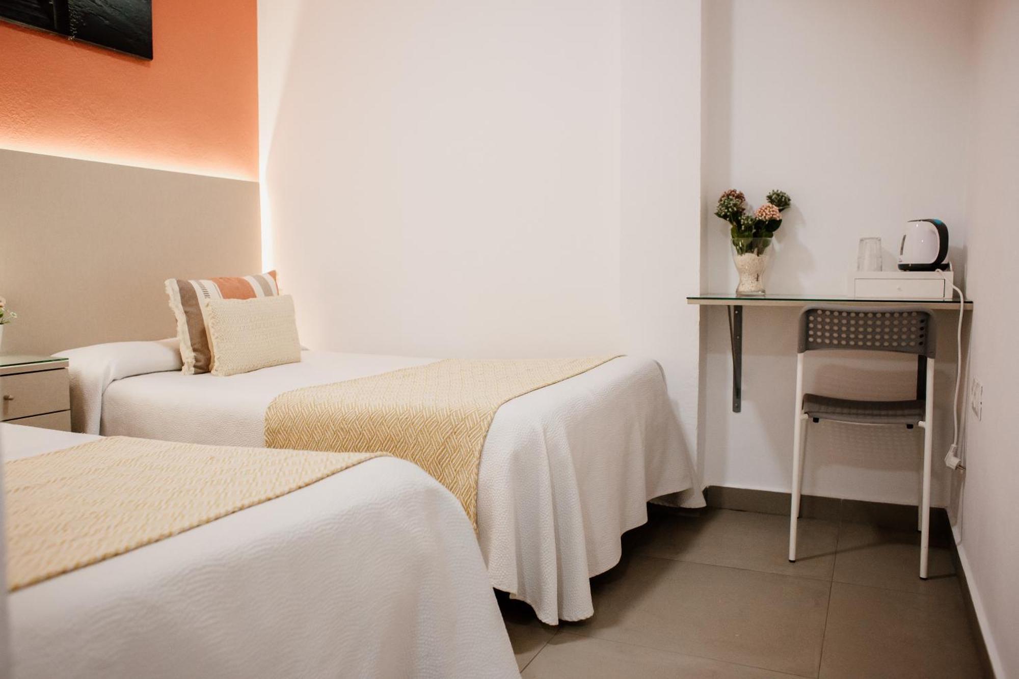 Apartamentos Turisticos Mastil 16 Малага Екстериор снимка