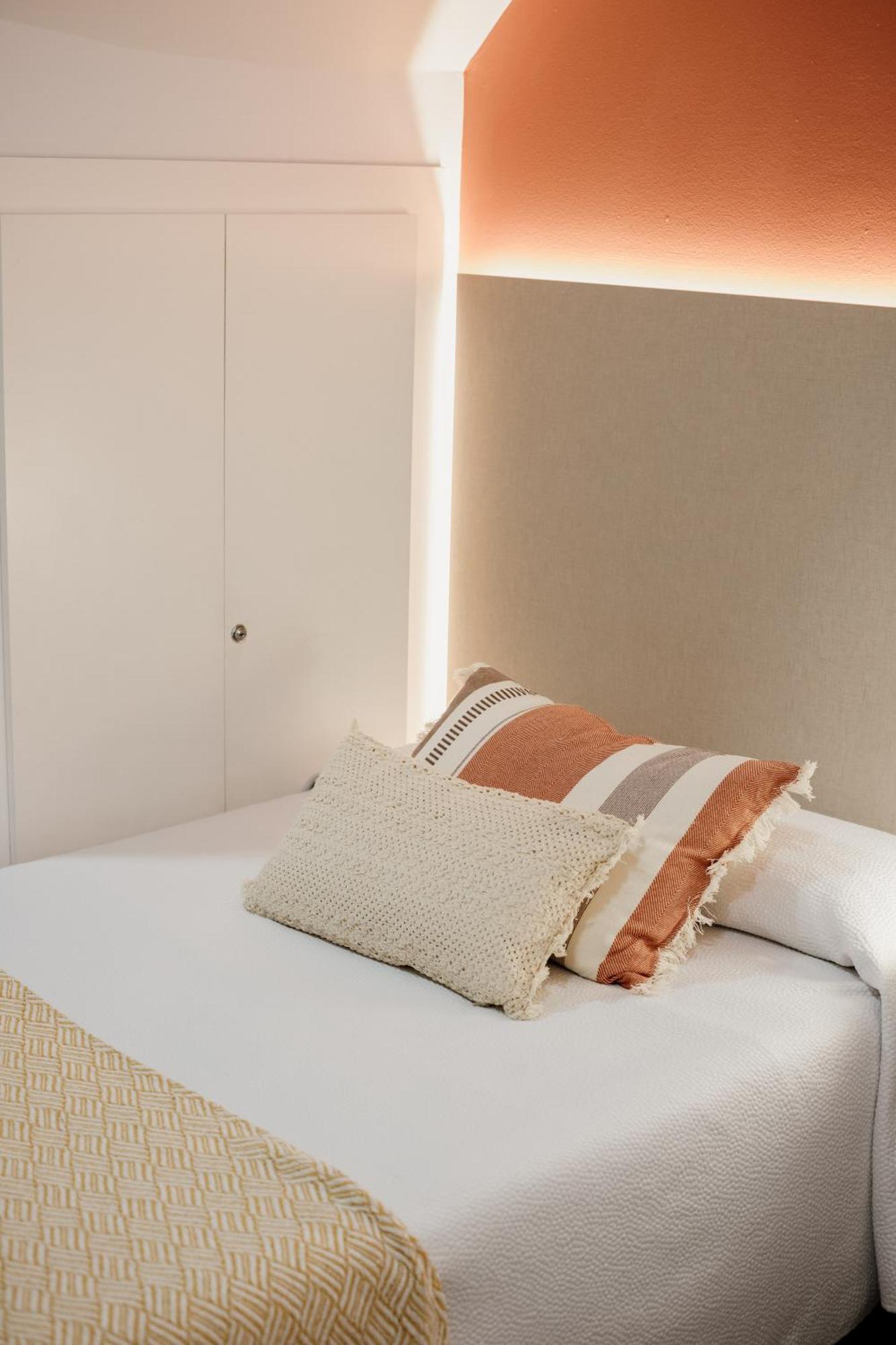 Apartamentos Turisticos Mastil 16 Малага Екстериор снимка