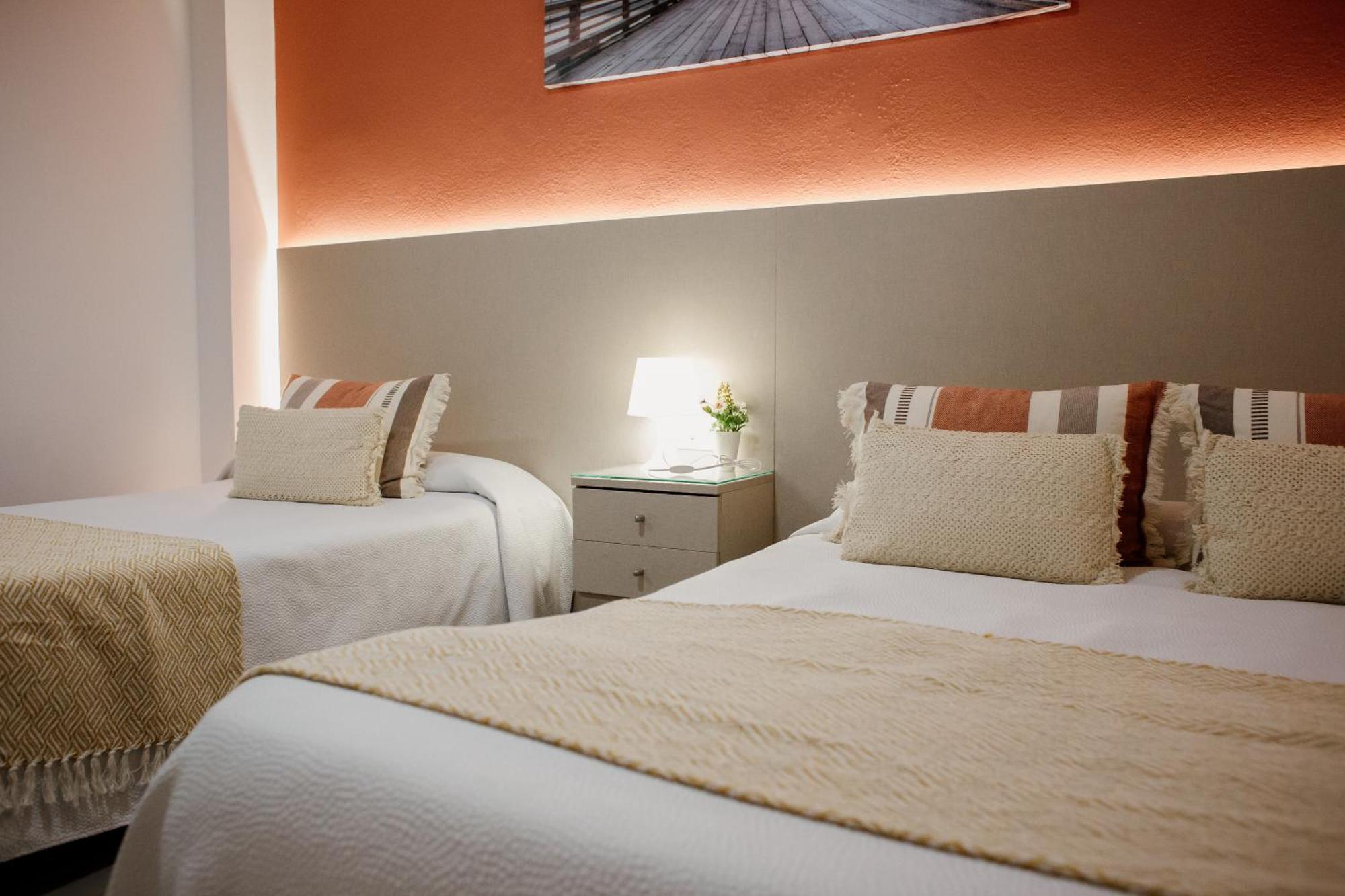 Apartamentos Turisticos Mastil 16 Малага Екстериор снимка