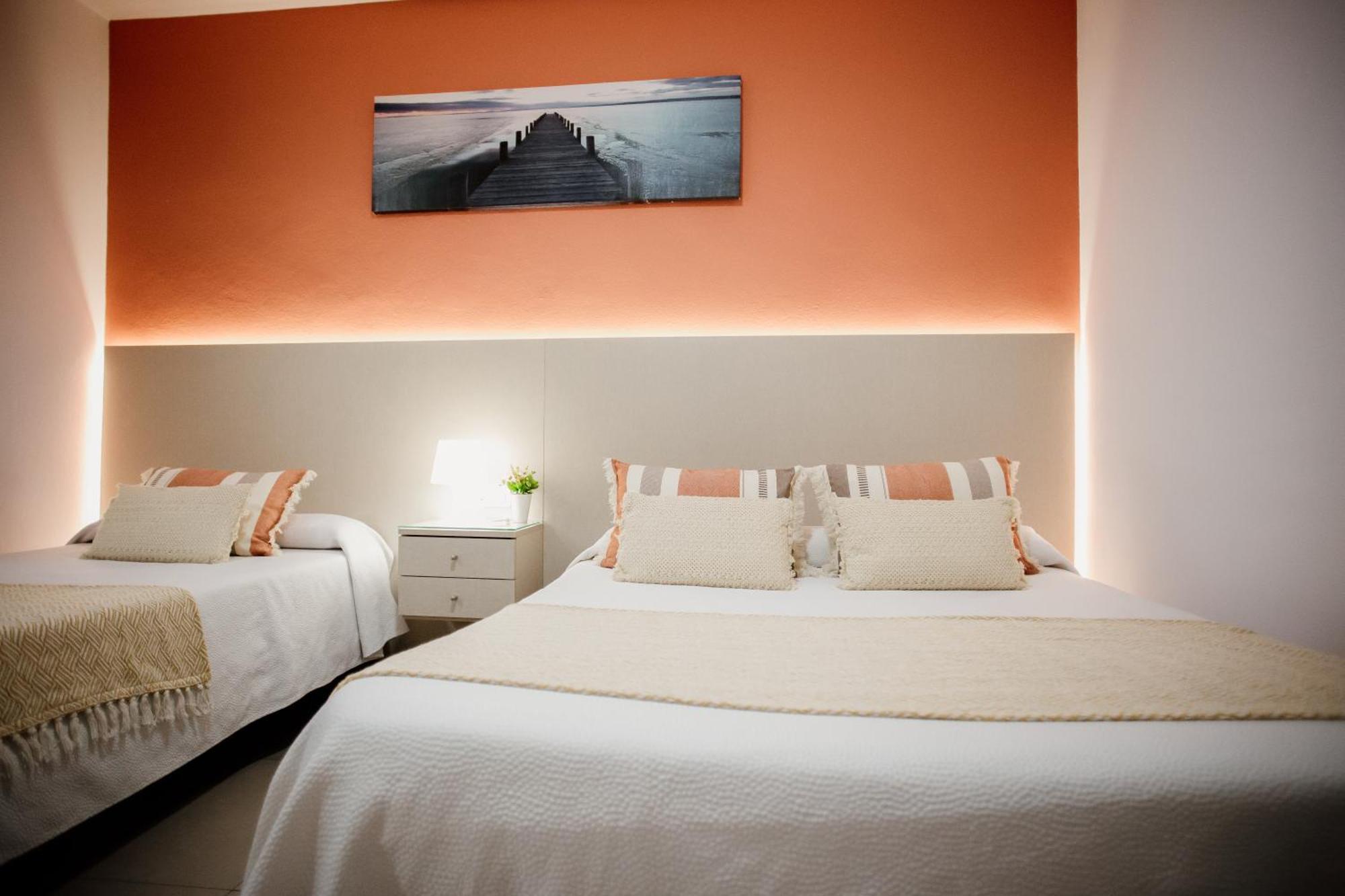 Apartamentos Turisticos Mastil 16 Малага Екстериор снимка