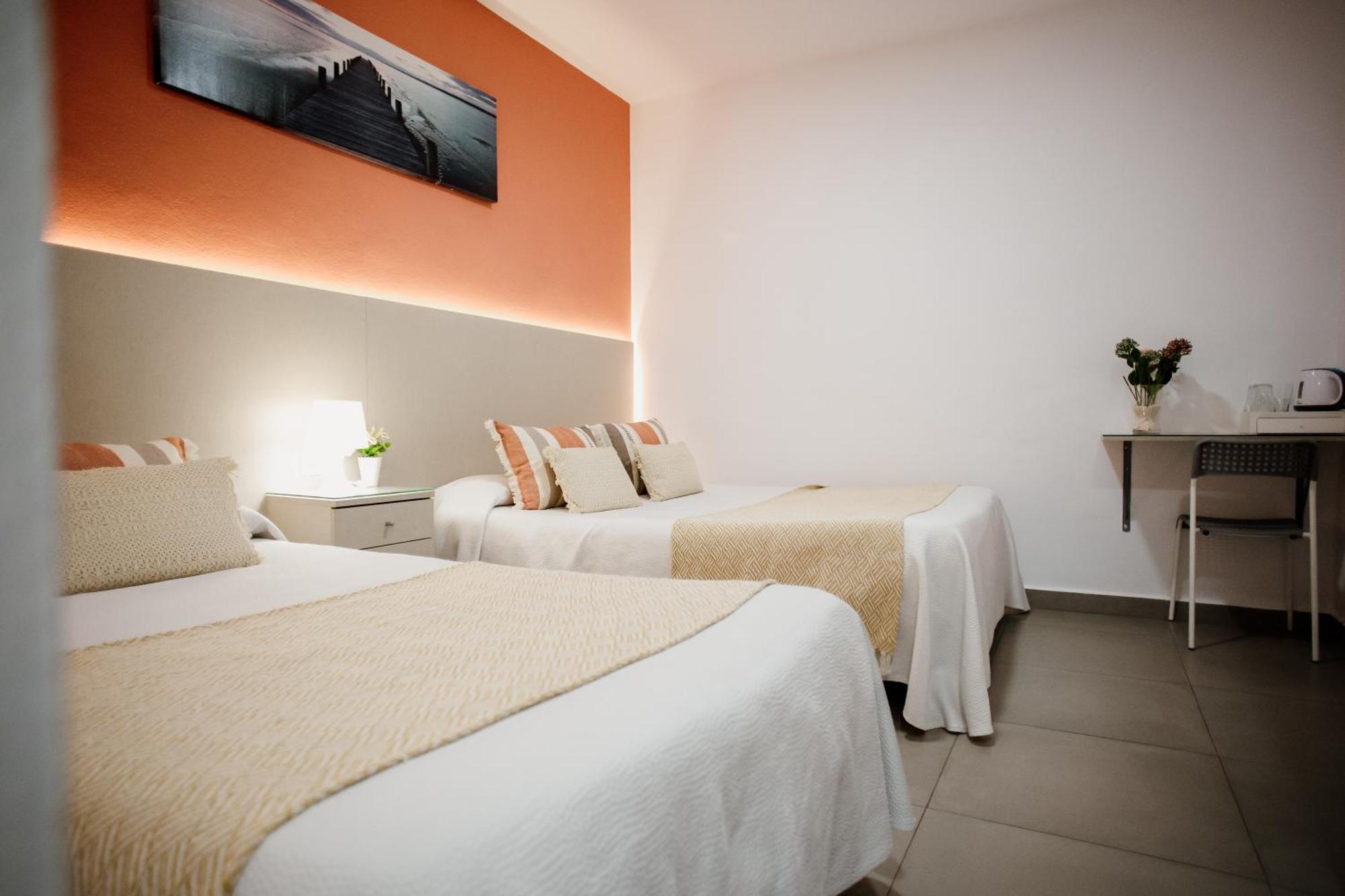 Apartamentos Turisticos Mastil 16 Малага Екстериор снимка
