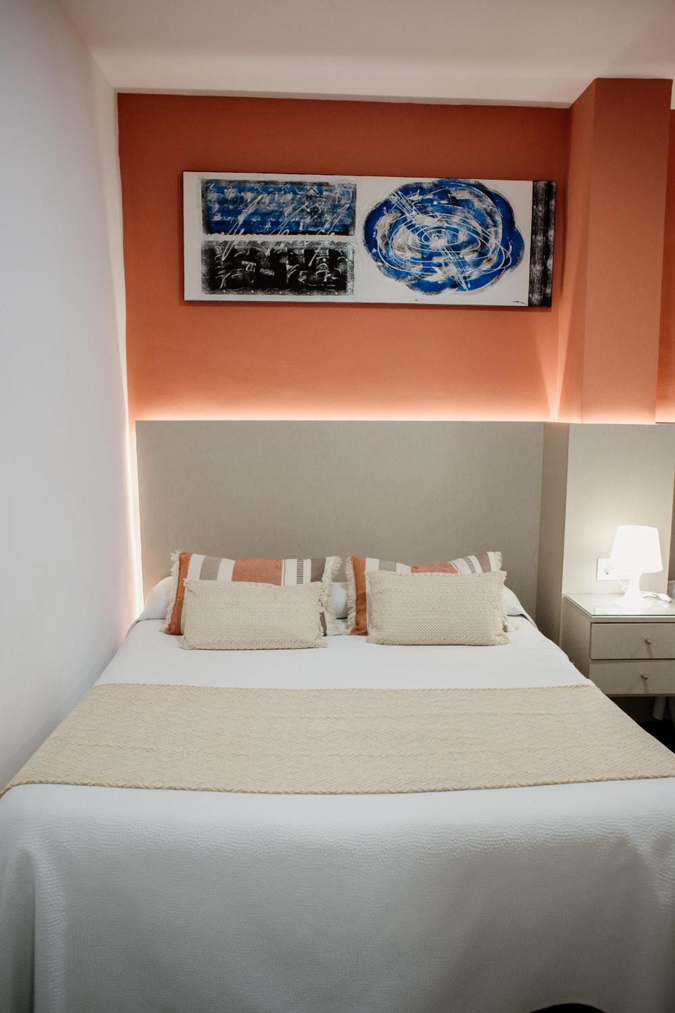 Apartamentos Turisticos Mastil 16 Малага Екстериор снимка