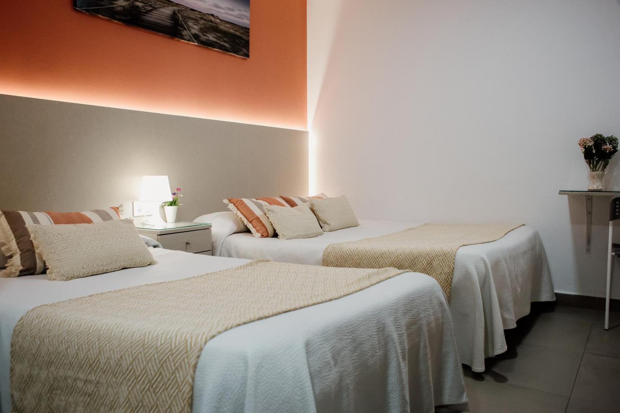 Apartamentos Turisticos Mastil 16 Малага Екстериор снимка