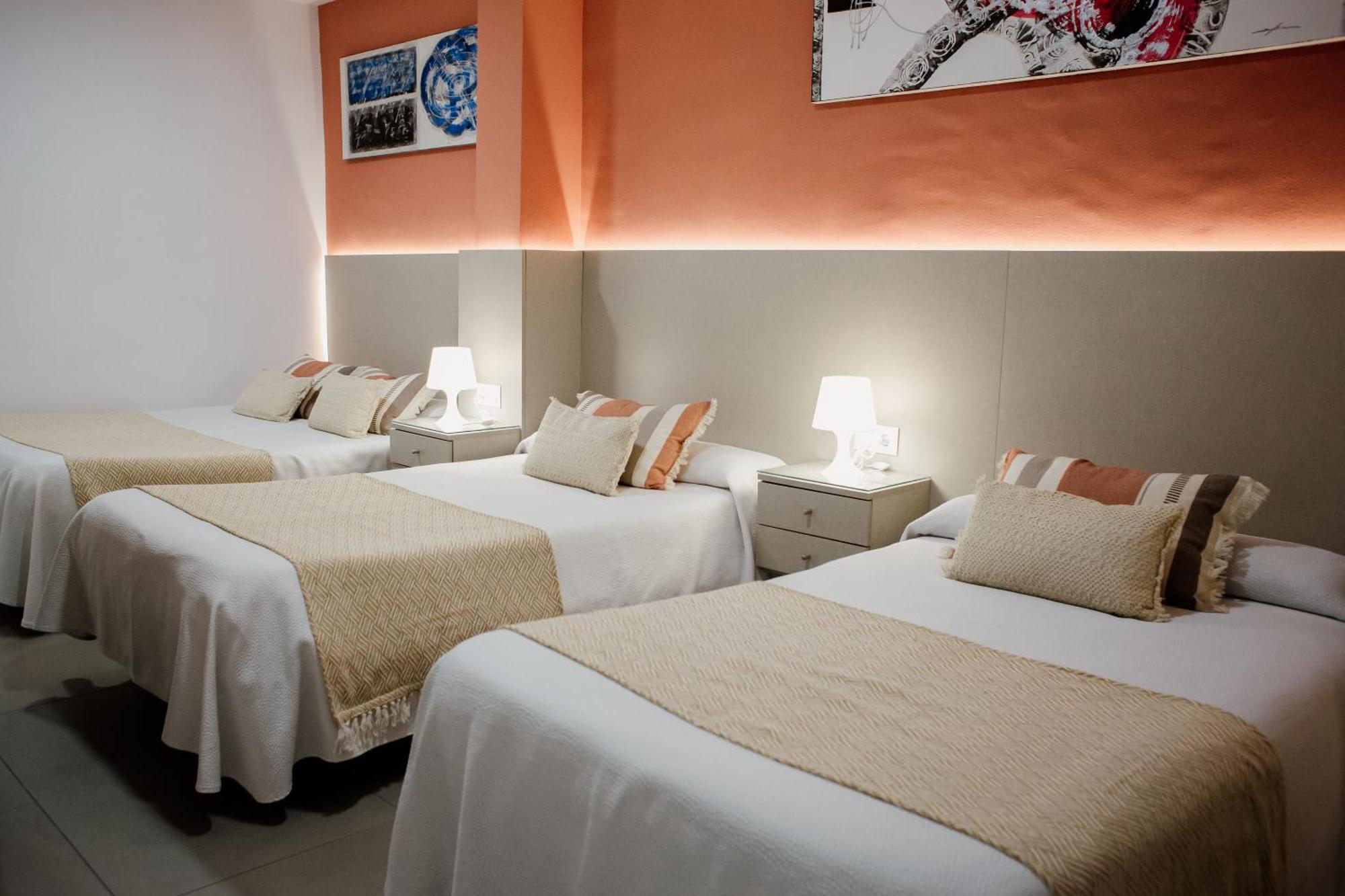 Apartamentos Turisticos Mastil 16 Малага Екстериор снимка