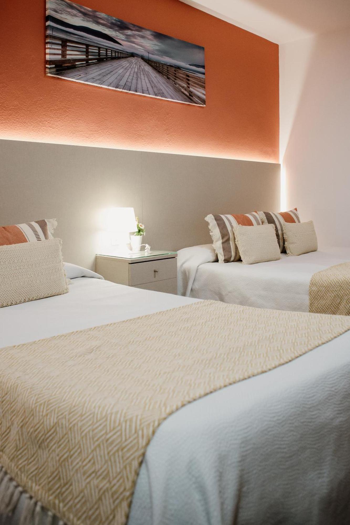 Apartamentos Turisticos Mastil 16 Малага Екстериор снимка