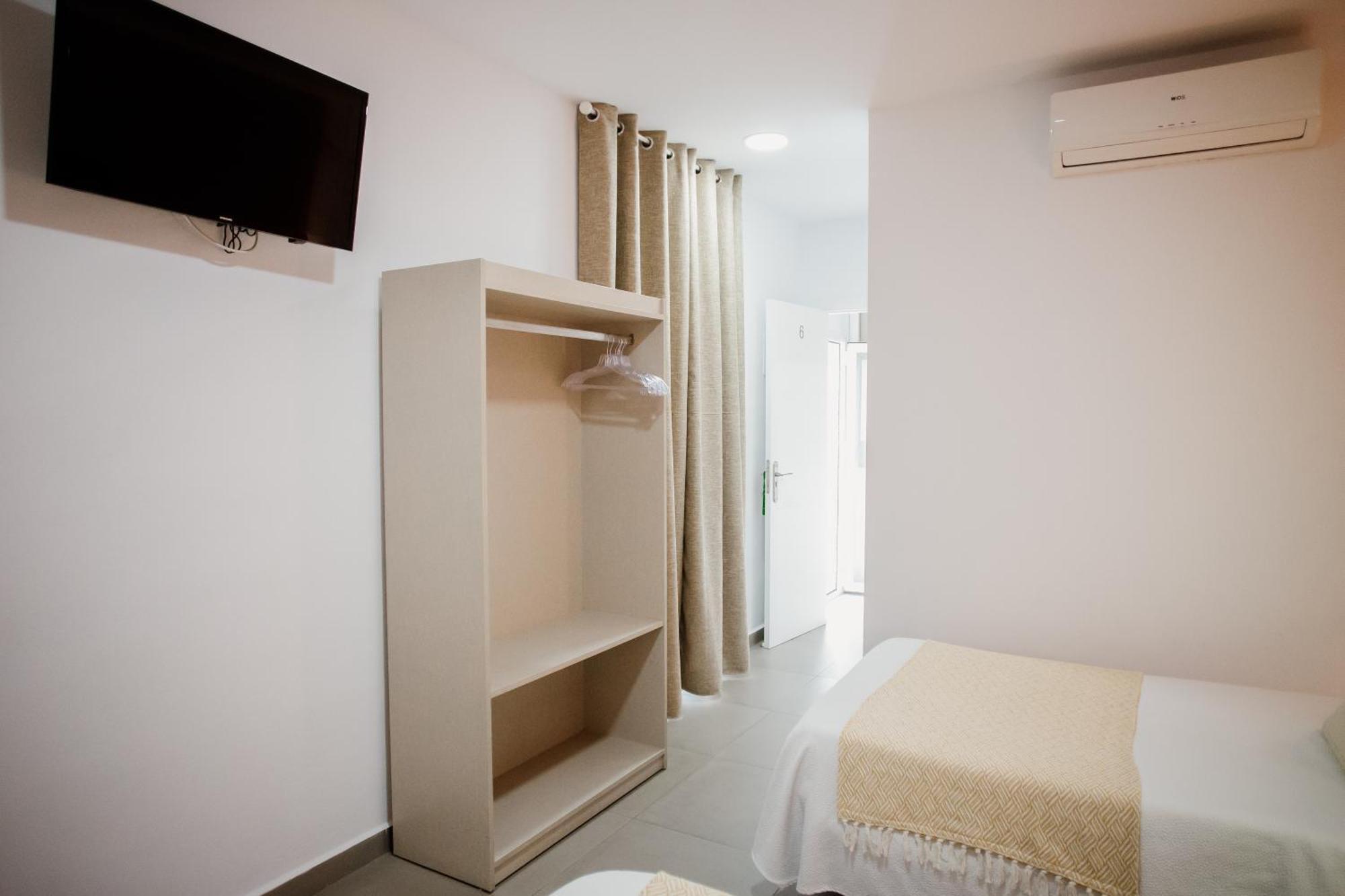 Apartamentos Turisticos Mastil 16 Малага Екстериор снимка