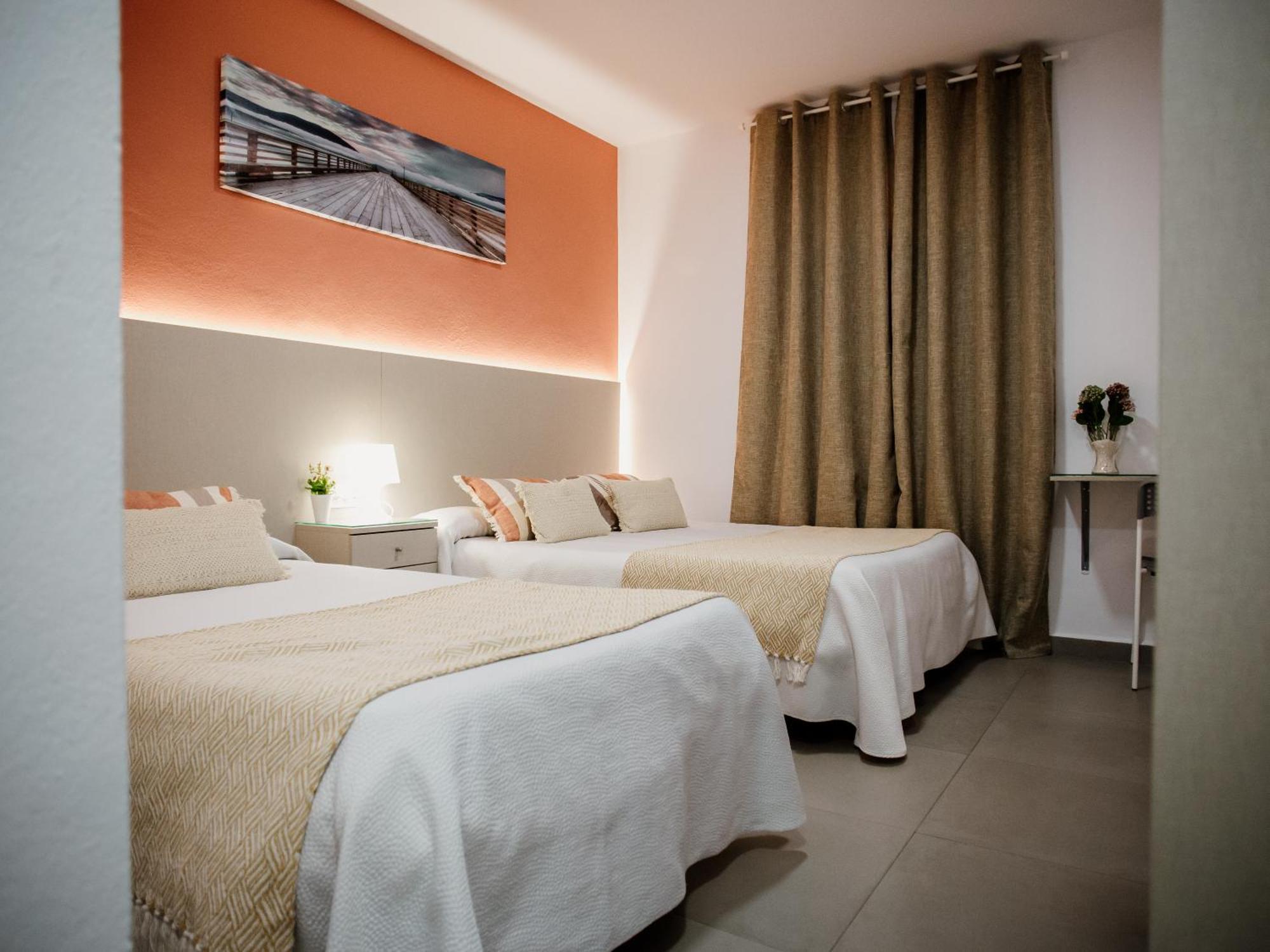 Apartamentos Turisticos Mastil 16 Малага Екстериор снимка