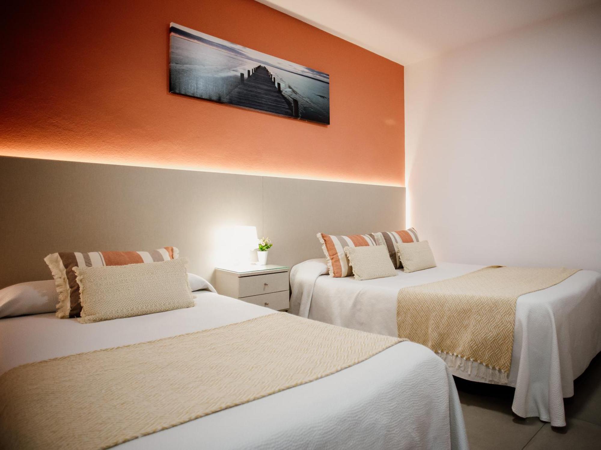 Apartamentos Turisticos Mastil 16 Малага Екстериор снимка