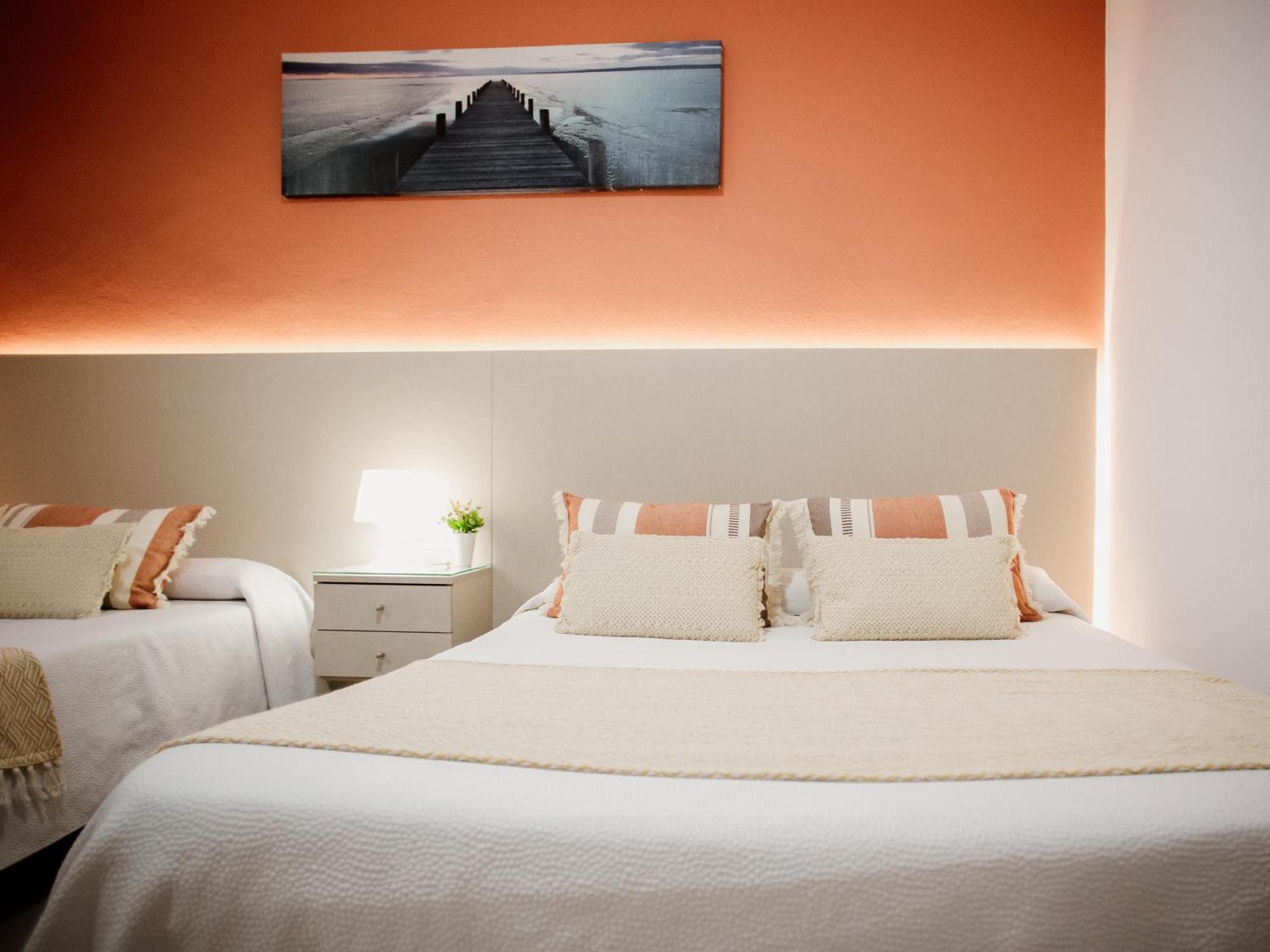 Apartamentos Turisticos Mastil 16 Малага Екстериор снимка