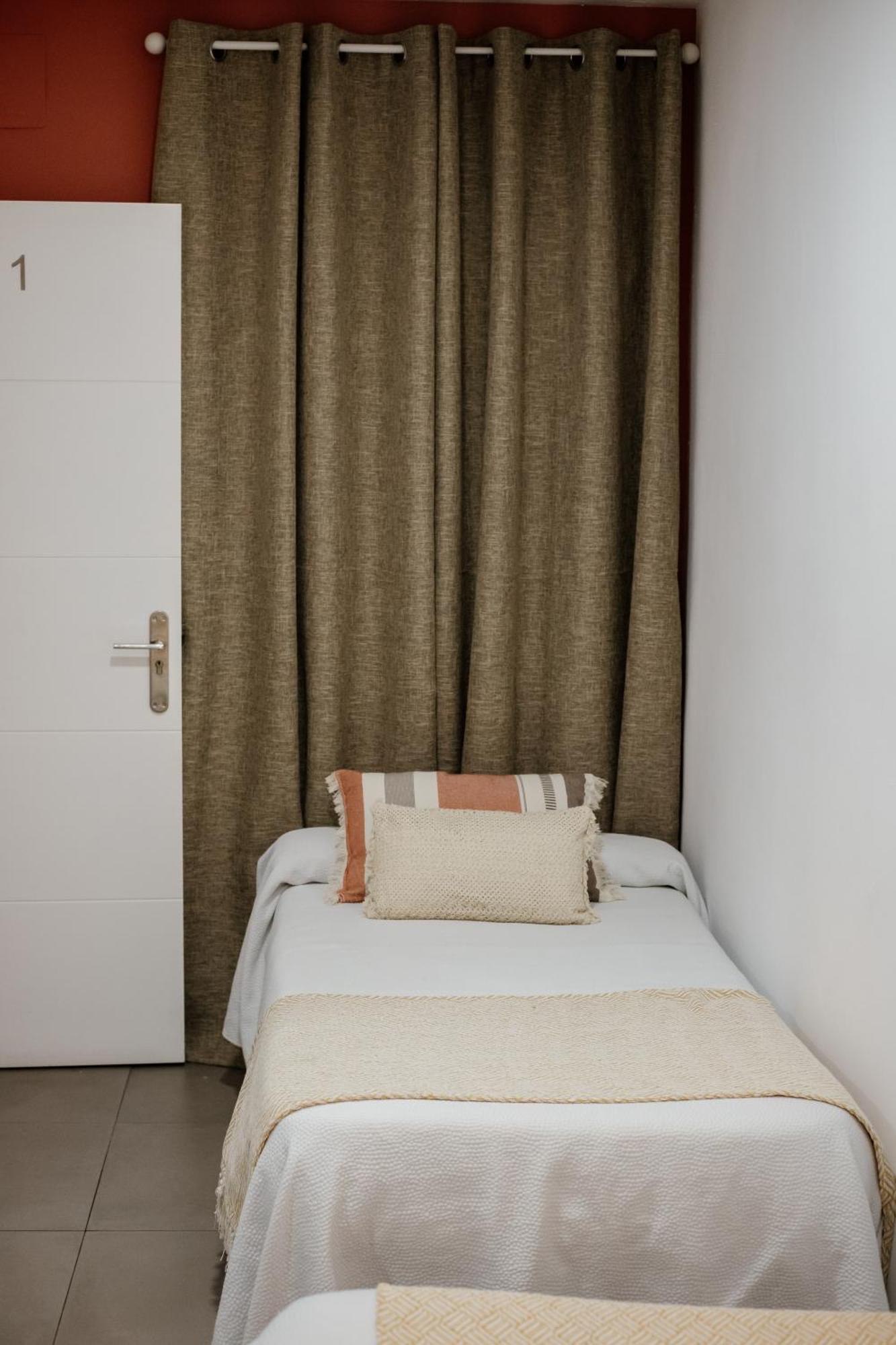 Apartamentos Turisticos Mastil 16 Малага Екстериор снимка